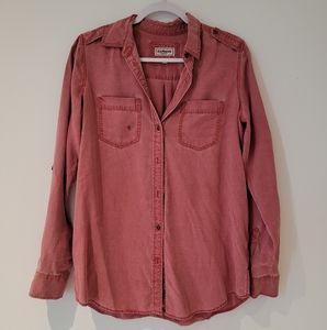 Small long sleeve, button up, red express top.
